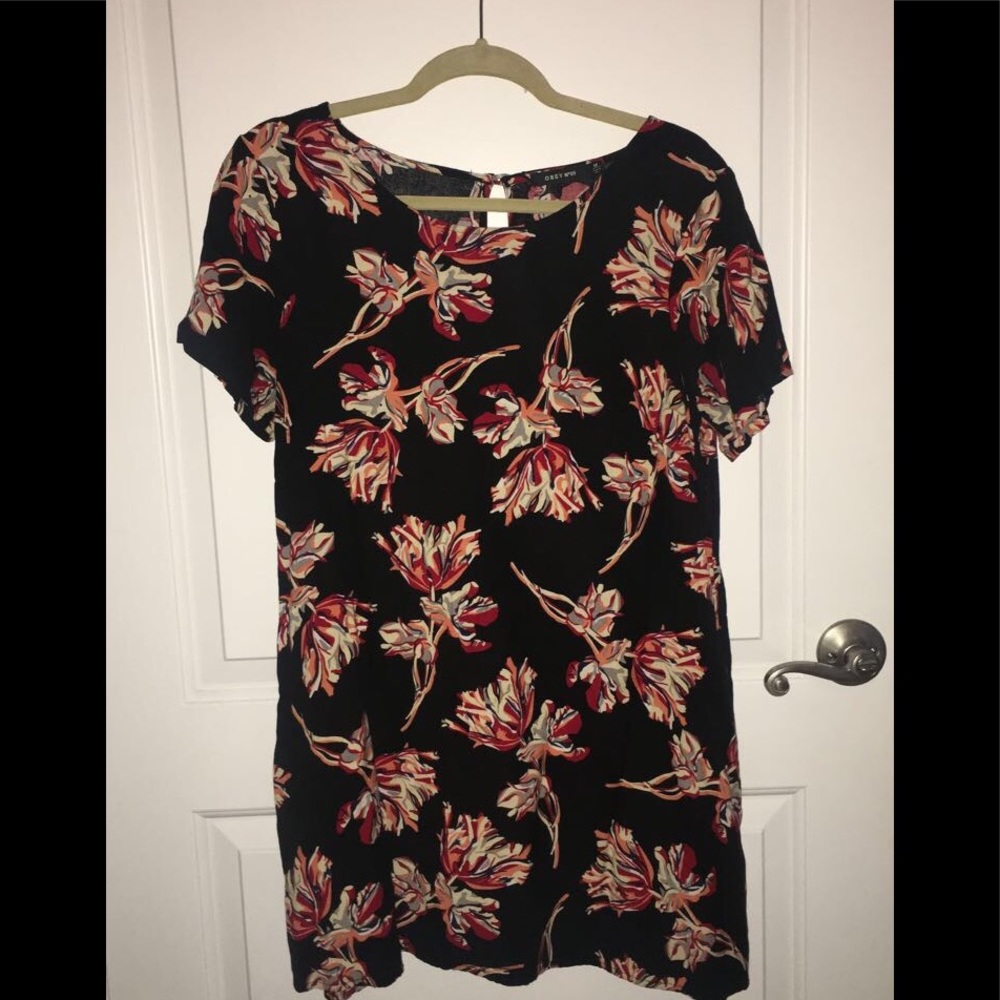 Obey (M) loose fitting dress
